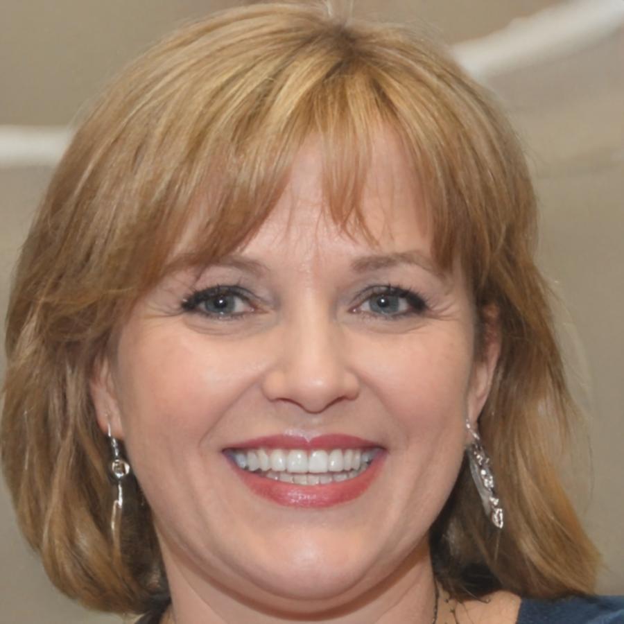 Retrato profesional de instructora experta en evaluación de riesgos financieros